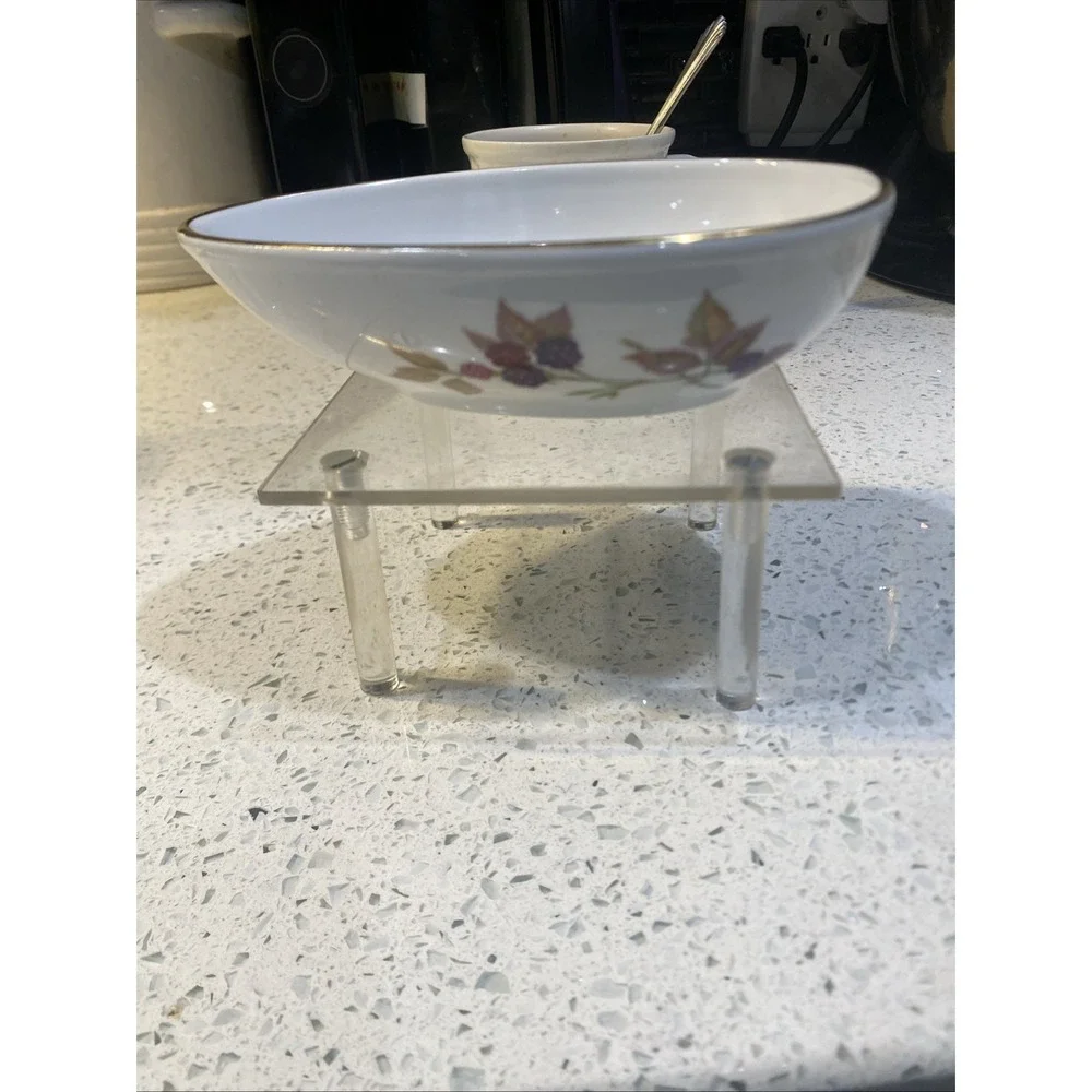 Royal Worcester Evesham Gold 5 1/2